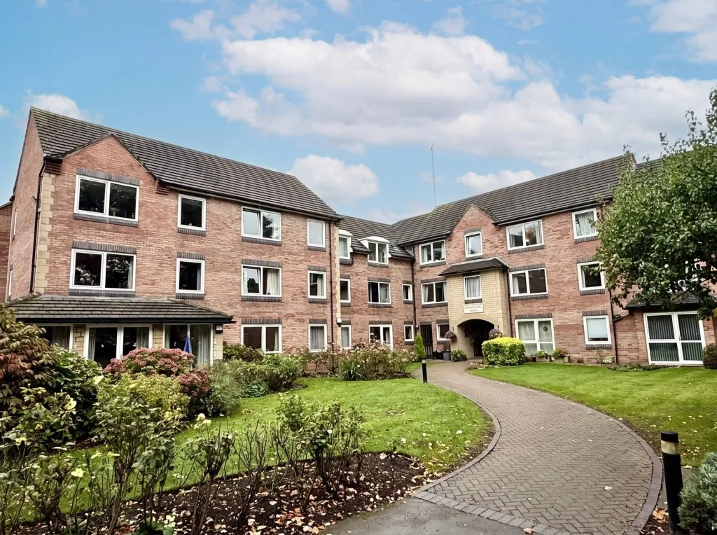 1 bed flat for sale, Deighton Road, LS22