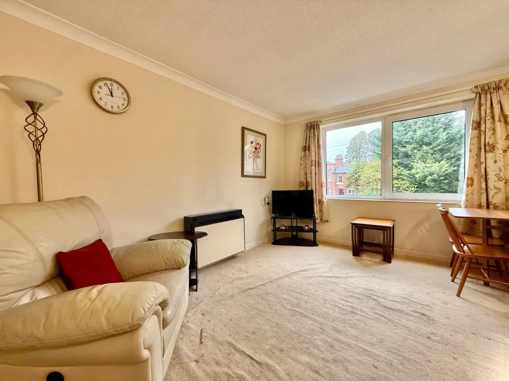 Deighton Road, LS22, photo 7