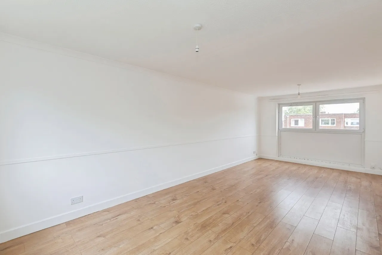 Cowbridge Lane, Barking, IG11, photo 2