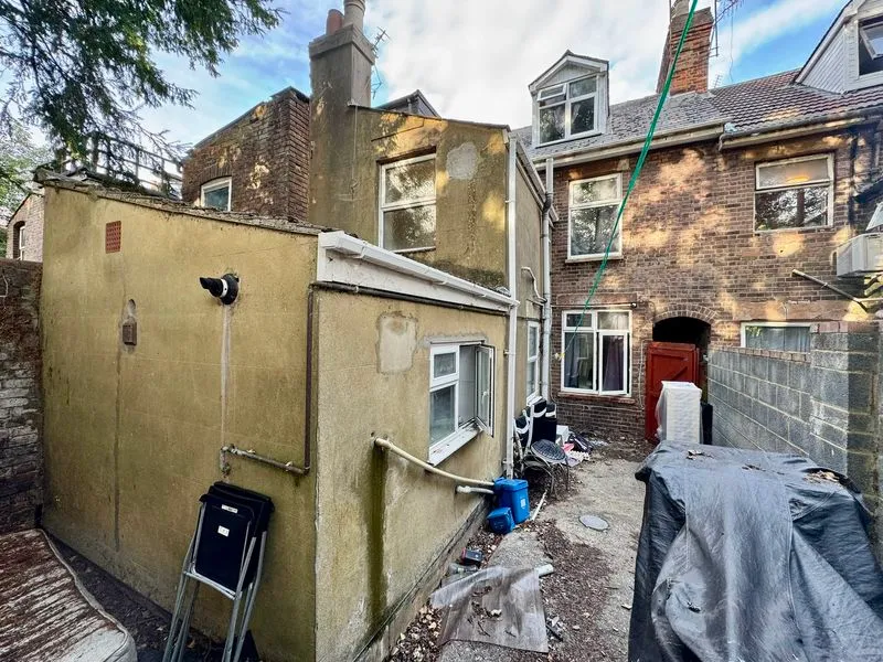 Napier Road, Luton LU1 1RF, photo 2