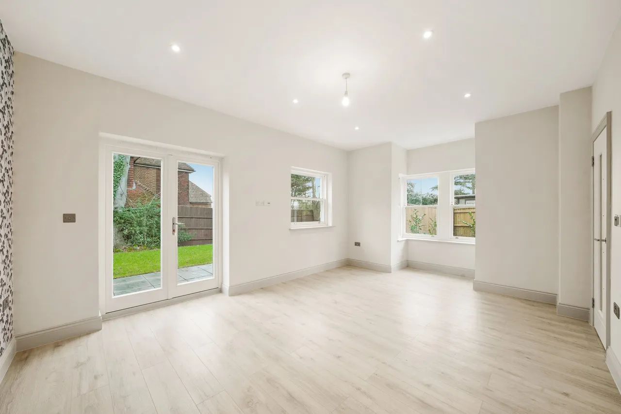 Riefield Road, Eltham, London, SE9 2QA, photo 2