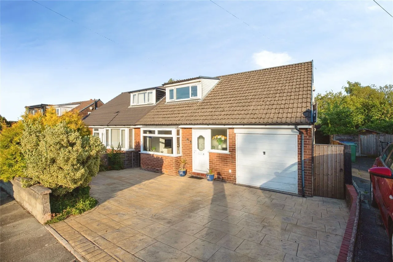 3 bed house for sale, Newington Drive, Bury, BL8
