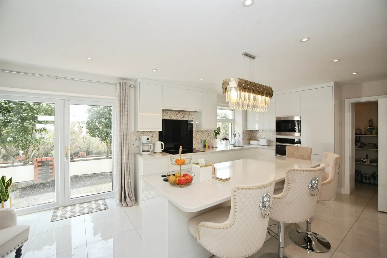 Mill Lane, Pontyclun, CF72, photo 9