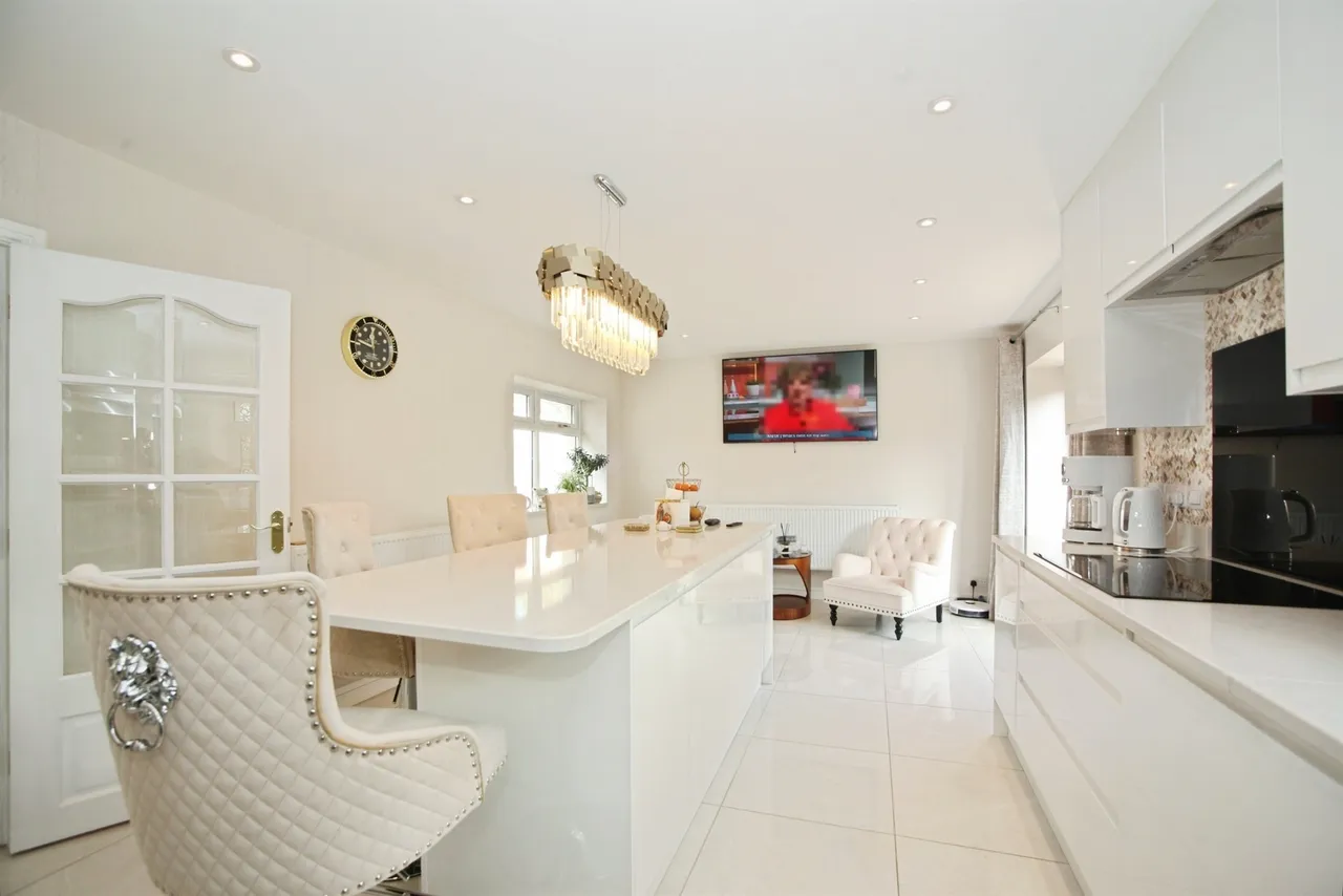 Mill Lane, Pontyclun, CF72, photo 2