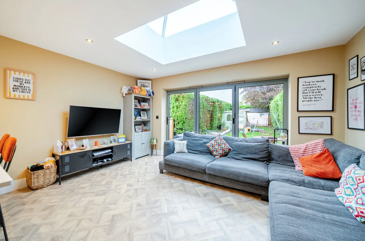 Weydon Hill Road, Farnham, GU9, photo 9