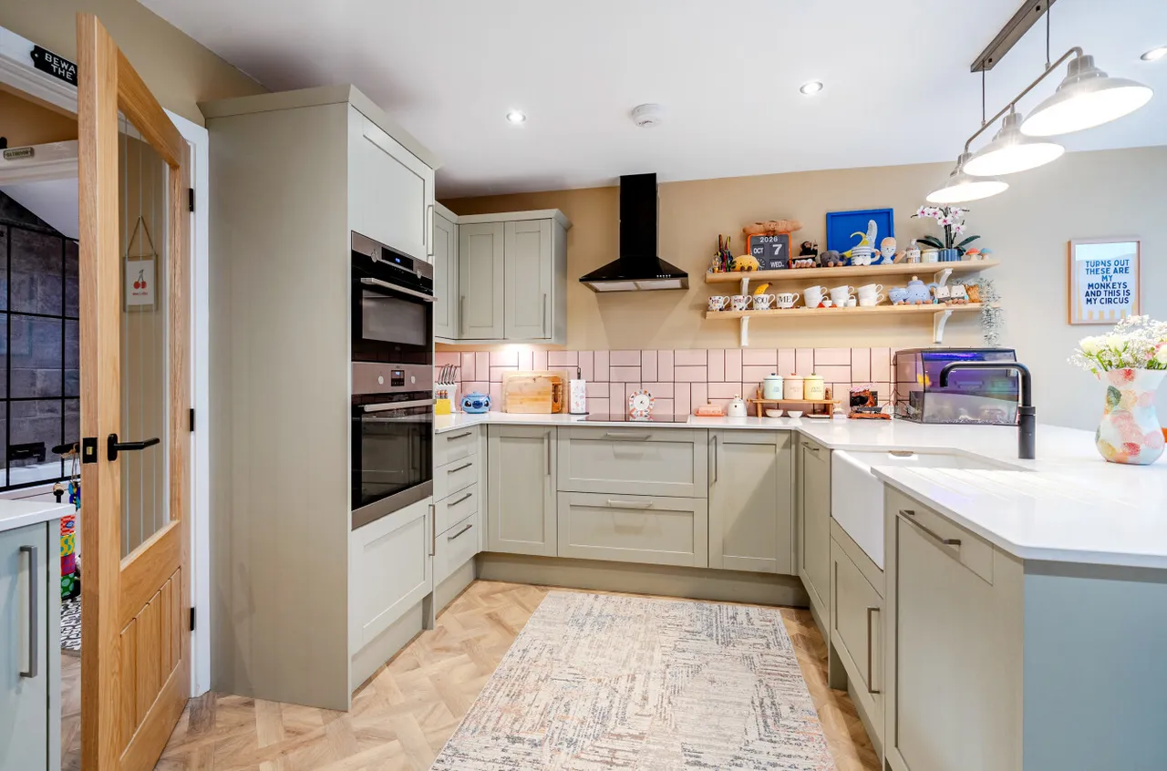 Weydon Hill Road, Farnham, GU9, photo 8