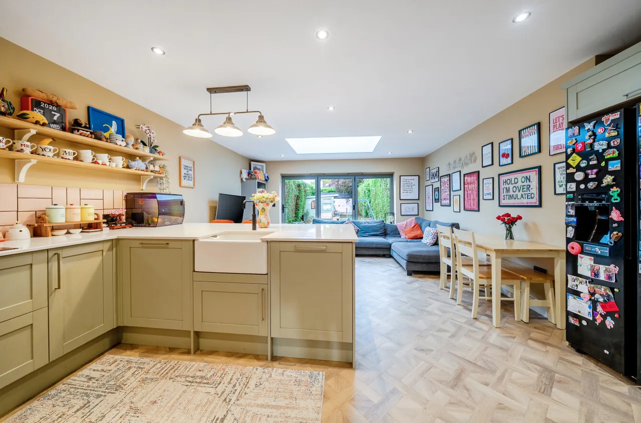 Weydon Hill Road, Farnham, GU9, photo 15