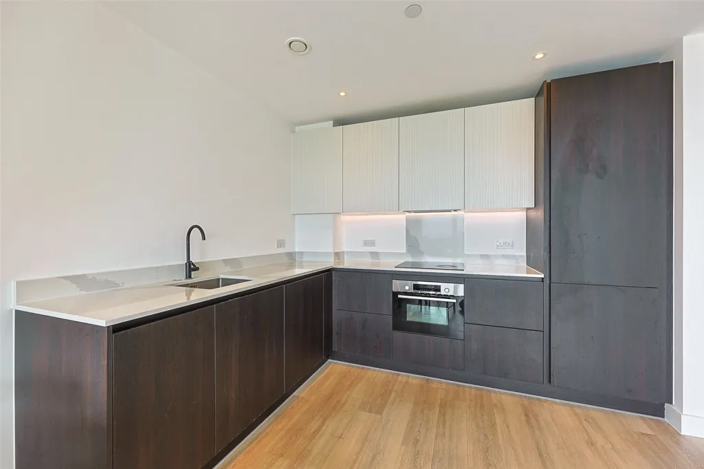 Heartwood Boulevard, Acton, W3, photo 3