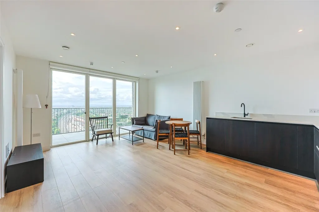 Heartwood Boulevard, Acton, W3, photo 2