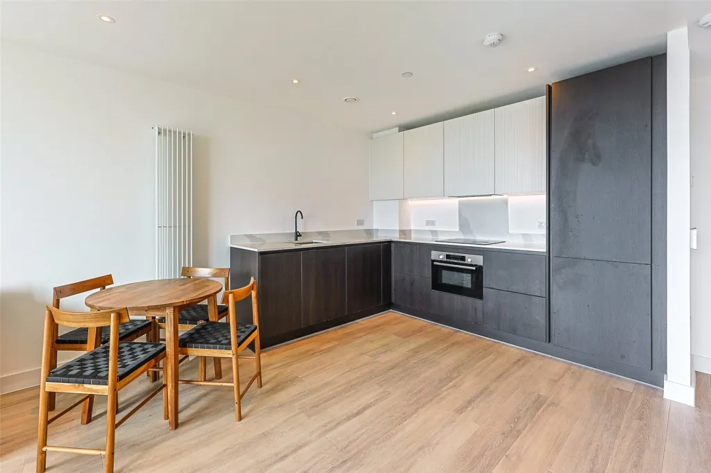 Heartwood Boulevard, Acton, W3, photo 12