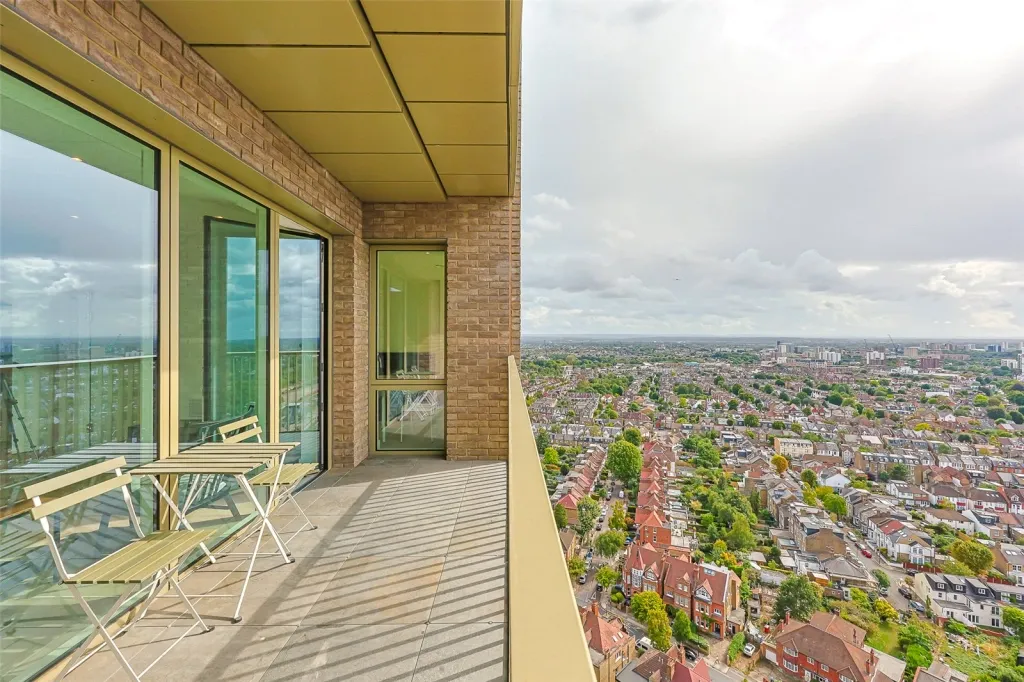 Heartwood Boulevard, Acton, W3, photo 9