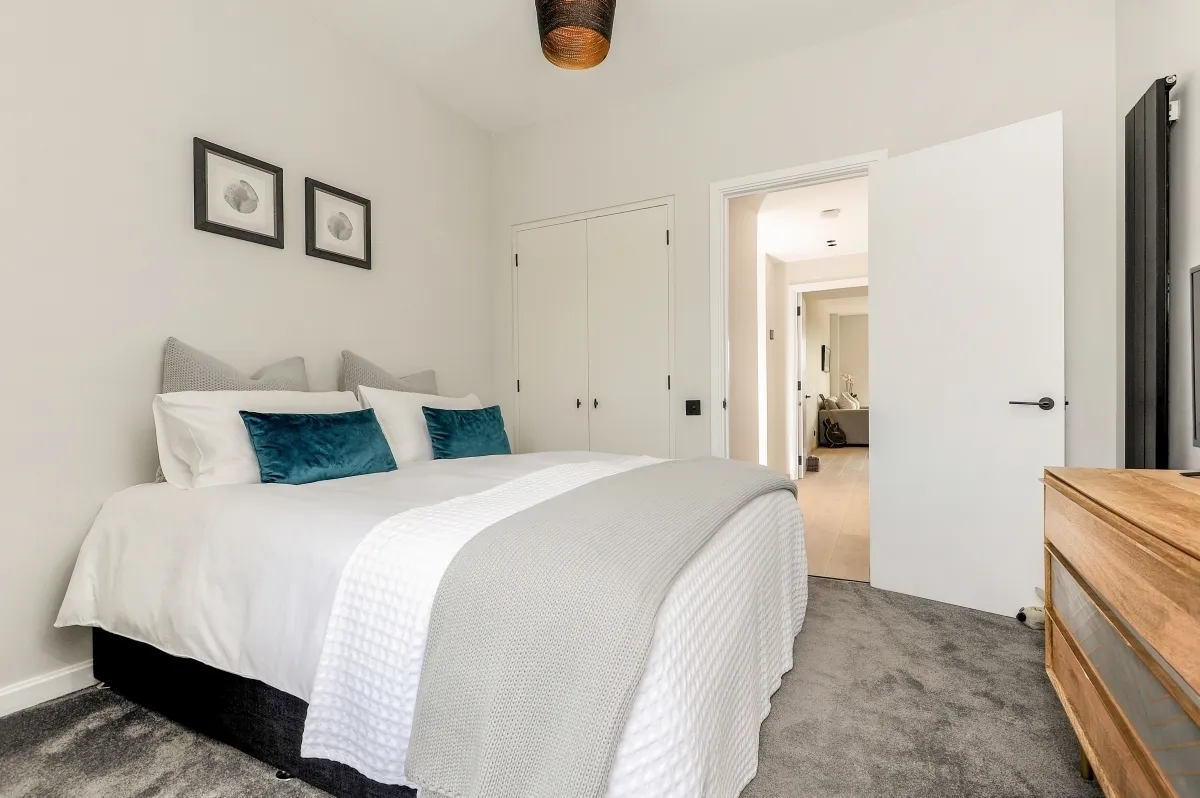 Kew Bridge Road Brentford TW8, photo 9