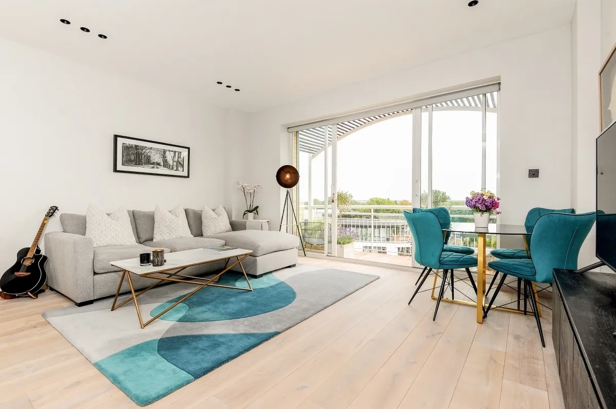 Kew Bridge Road Brentford TW8, photo 3