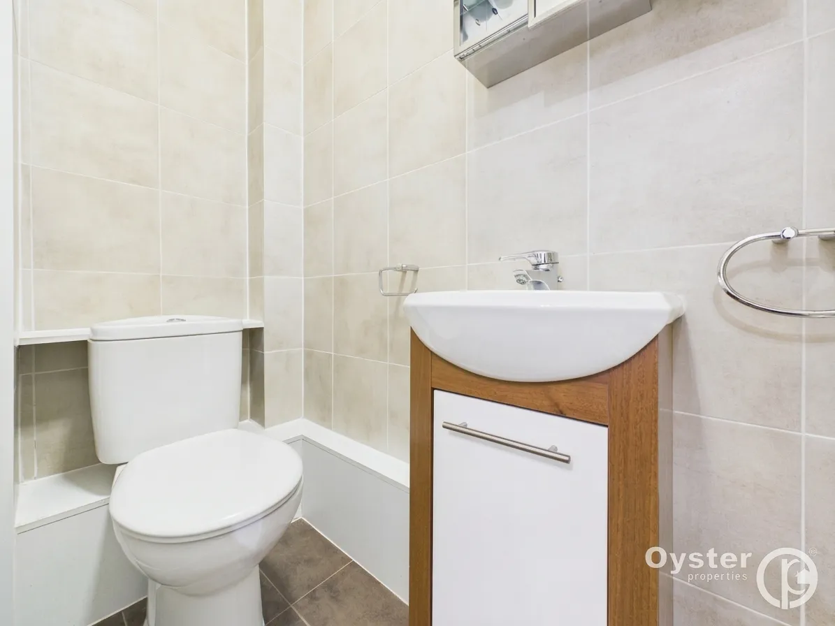 London Road, Stanmore, HA7, photo 13