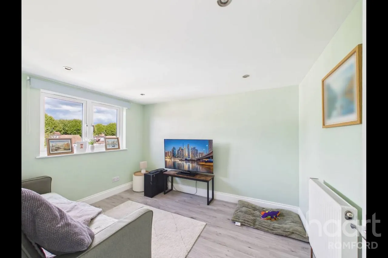 Lilac Gardens, Romford, RM7, photo 18