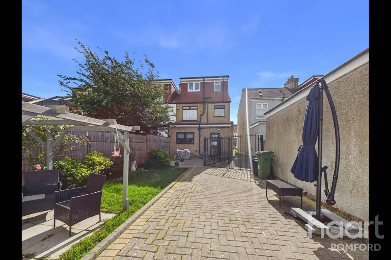 Lilac Gardens, Romford, RM7, photo 10