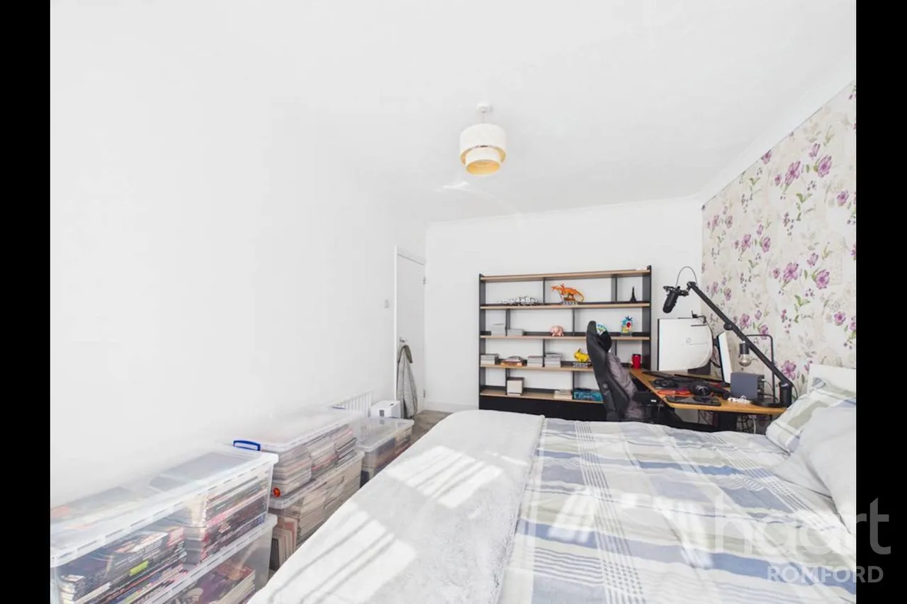 Lilac Gardens, Romford, RM7, photo 14