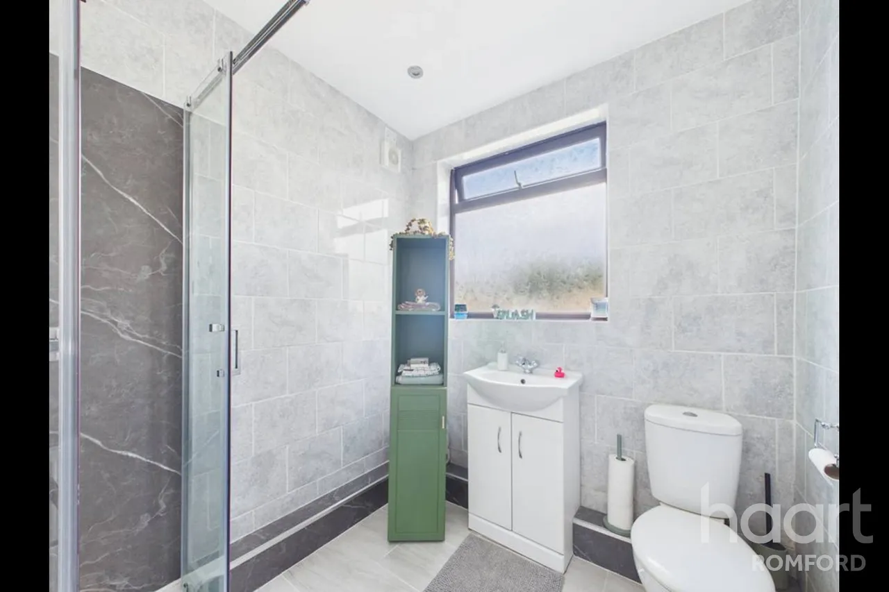 Lilac Gardens, Romford, RM7, photo 15