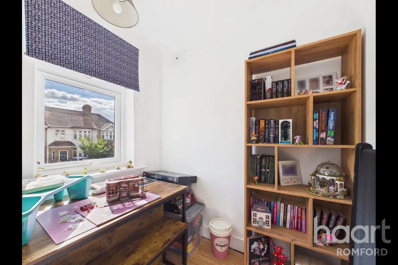 Lilac Gardens, Romford, RM7, photo 8
