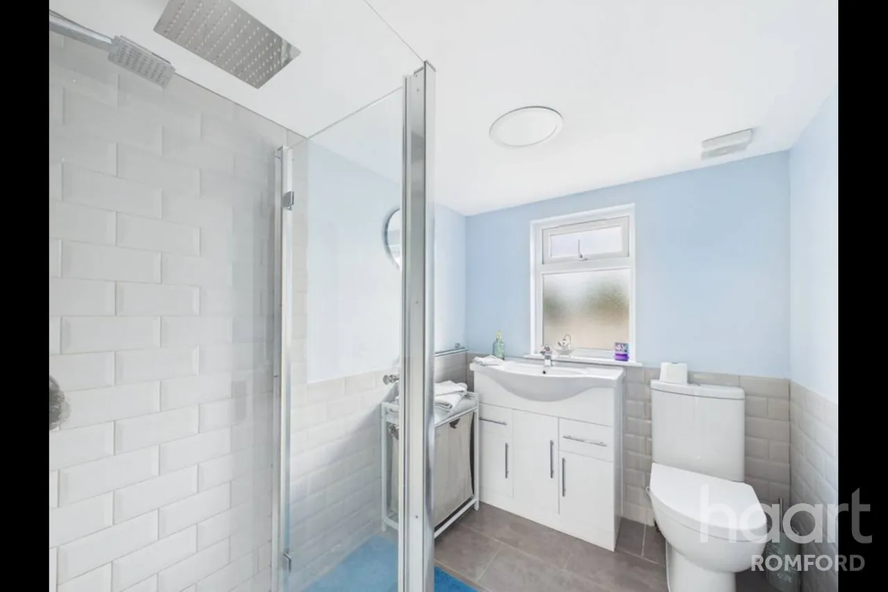 Lilac Gardens, Romford, RM7, photo 19