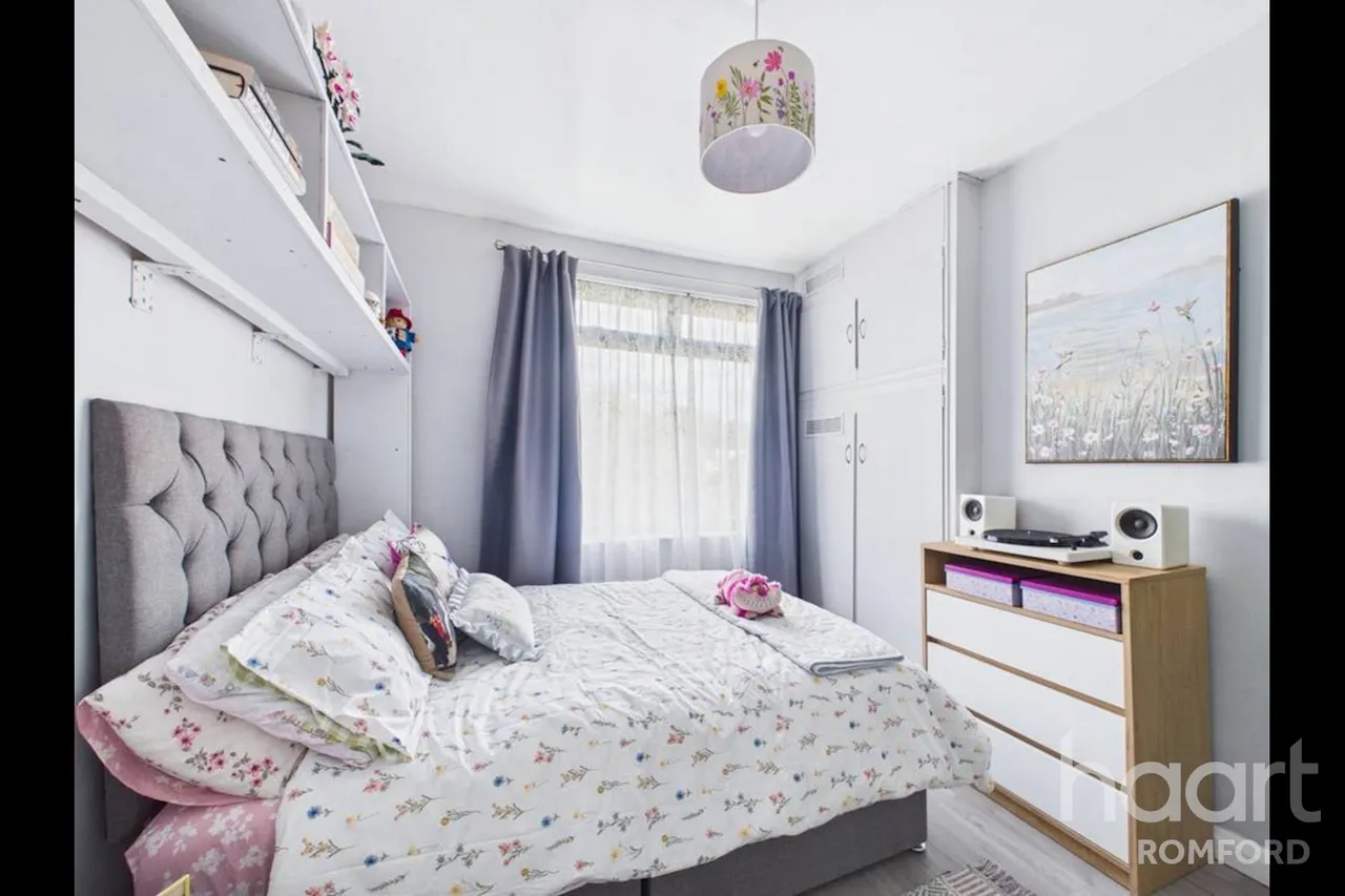 Lilac Gardens, Romford, RM7, photo 6