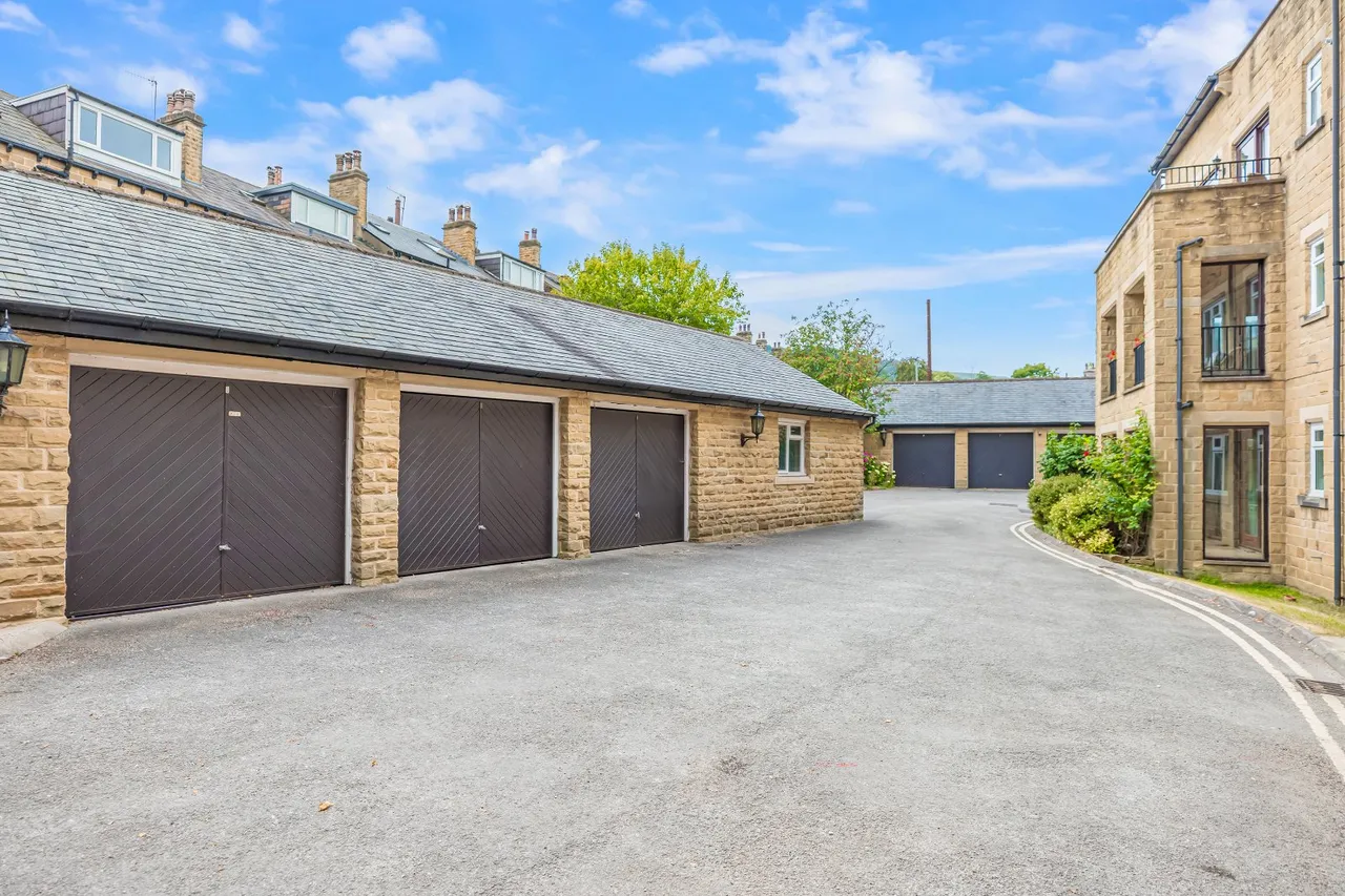 Grove Road, Ilkley, LS29, photo 17