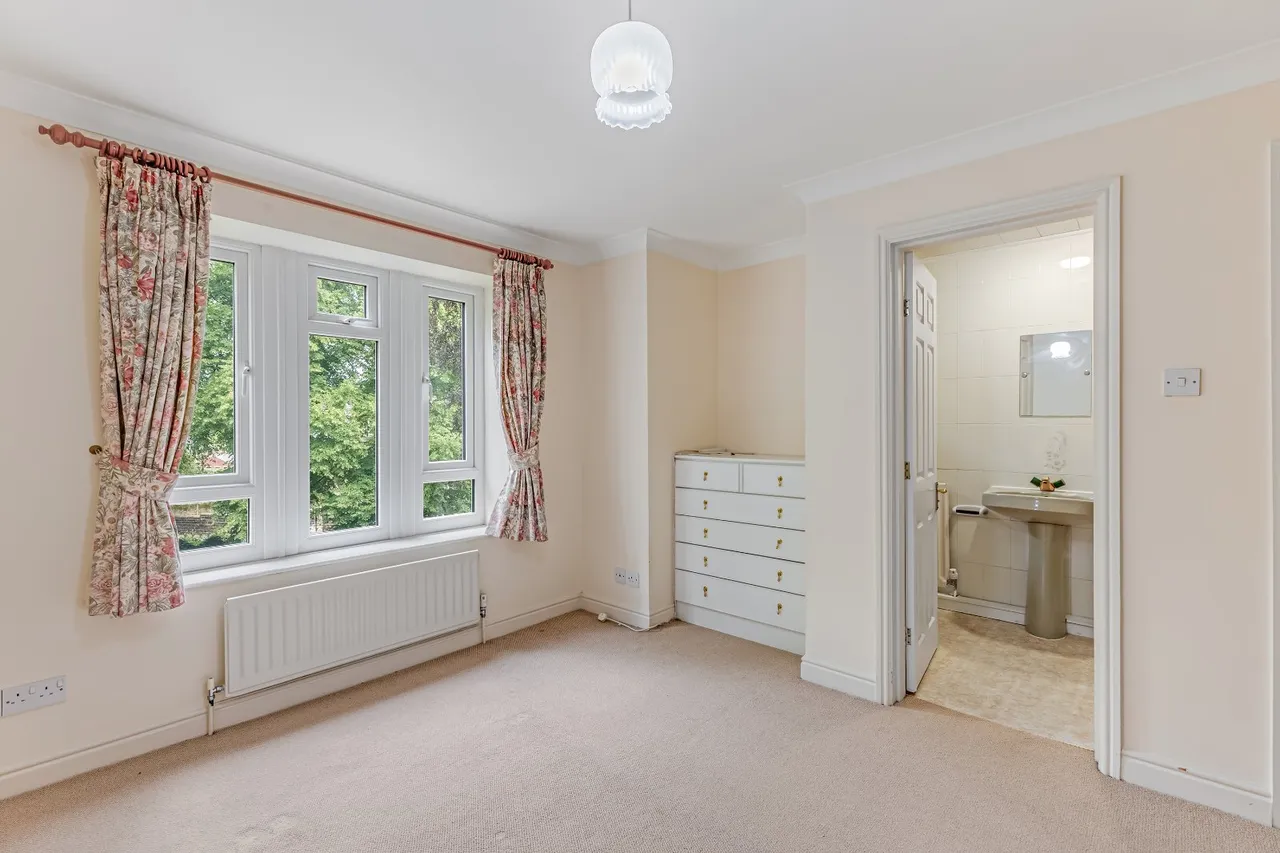 Grove Road, Ilkley, LS29, photo 11