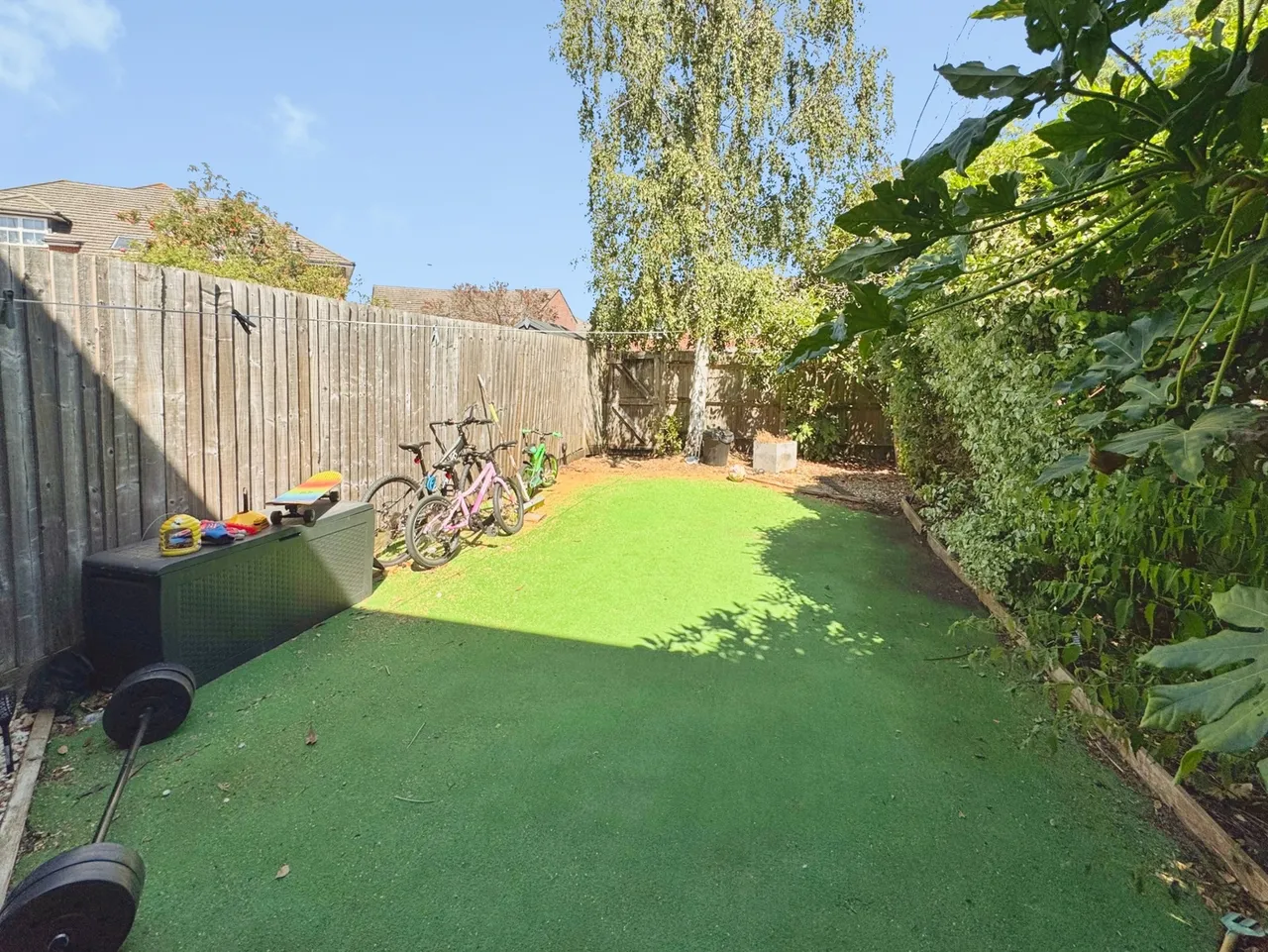 Honington Mews, Farnborough, Hampshire, GU14 6FJ, photo 7