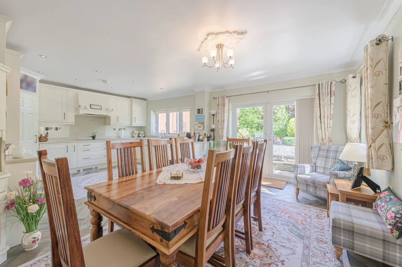 Rowthorn Close, Streetly, photo 5