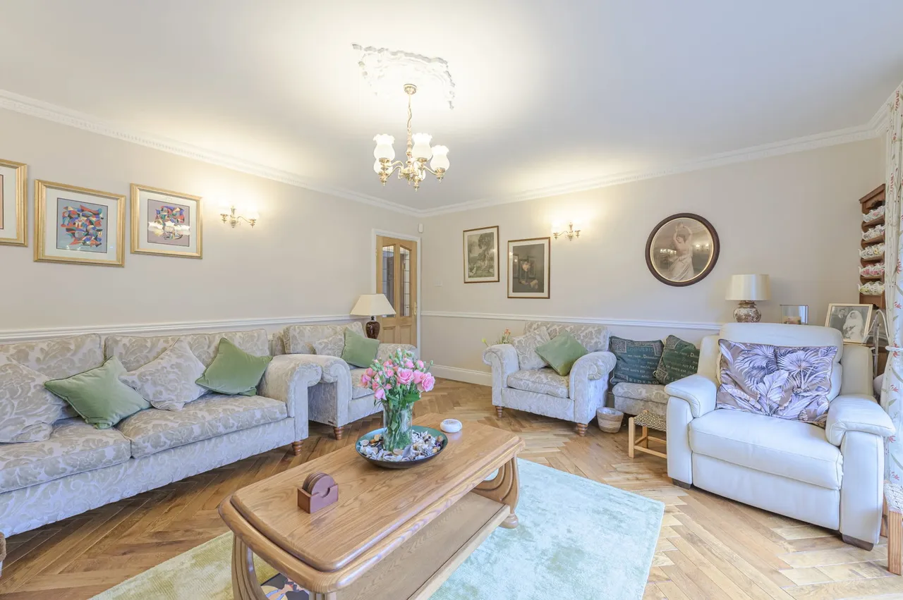 Rowthorn Close, Streetly, photo 7
