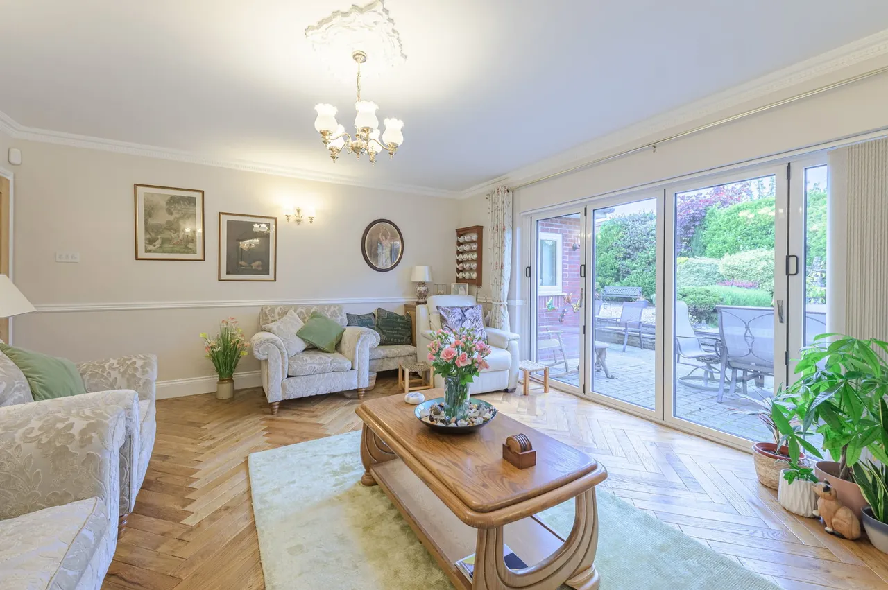 Rowthorn Close, Streetly, photo 8