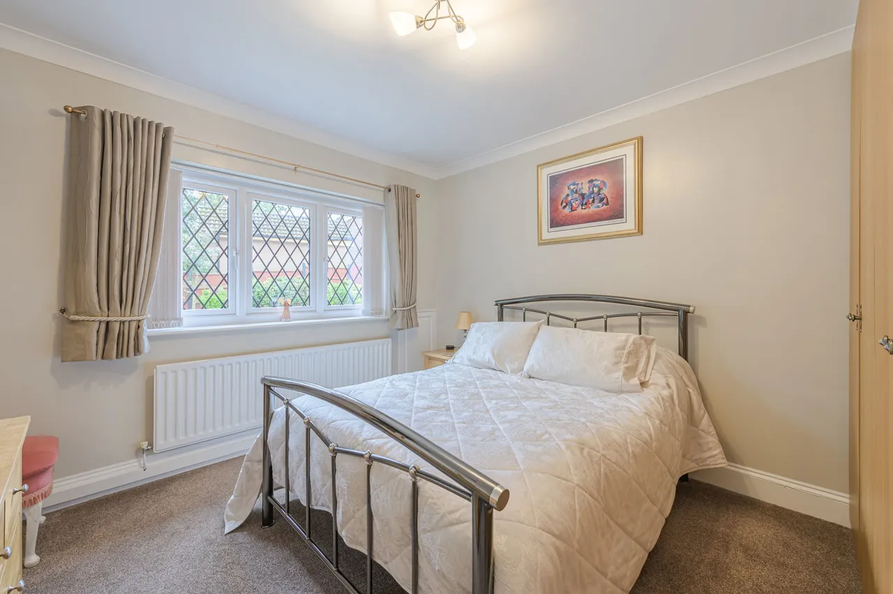 Rowthorn Close, Streetly, photo 17