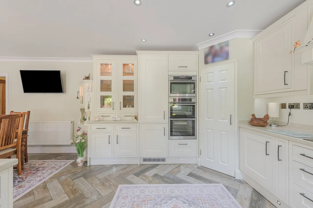 Rowthorn Close, Streetly, photo 4