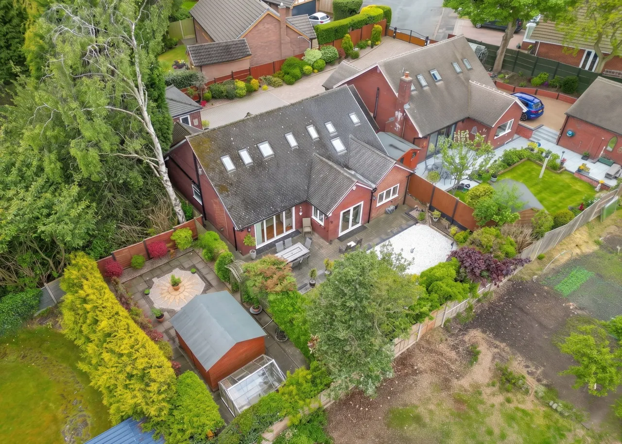 Rowthorn Close, Streetly, photo 32