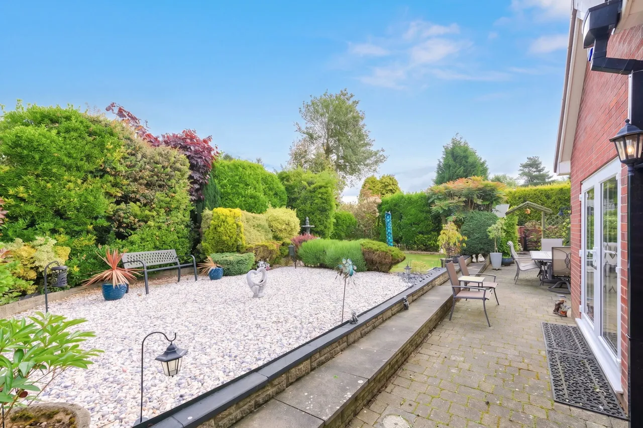 Rowthorn Close, Streetly, photo 35