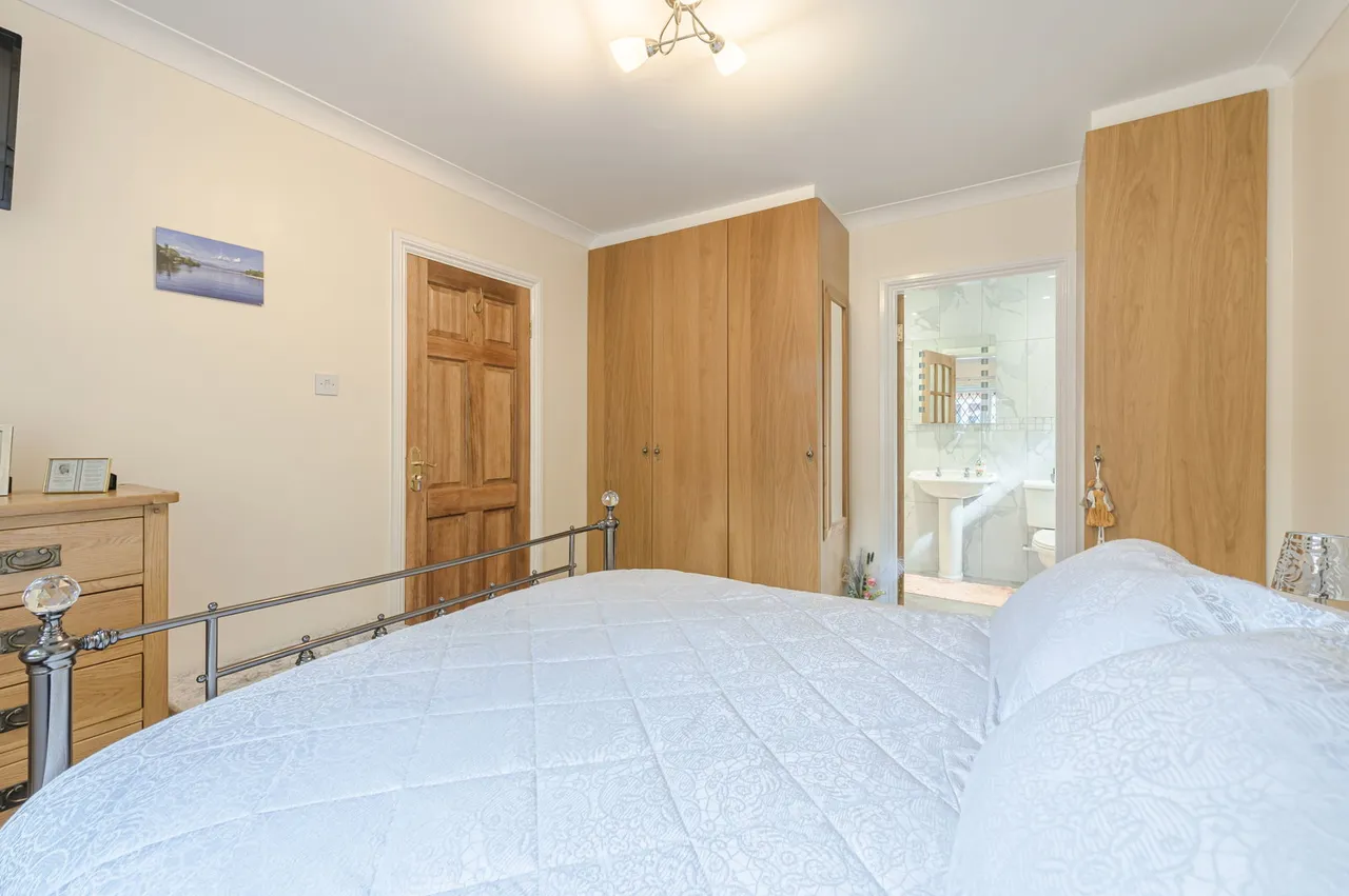 Rowthorn Close, Streetly, photo 14