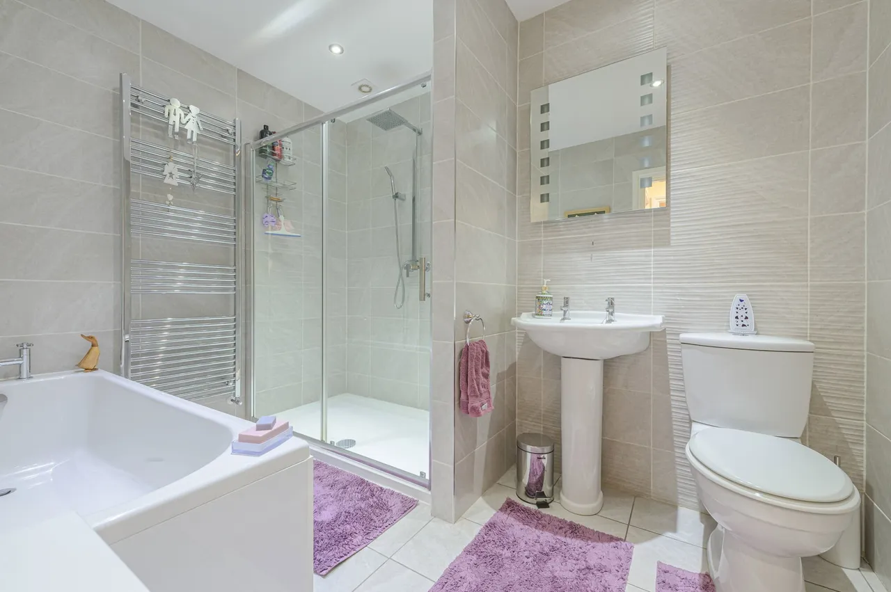 Rowthorn Close, Streetly, photo 19