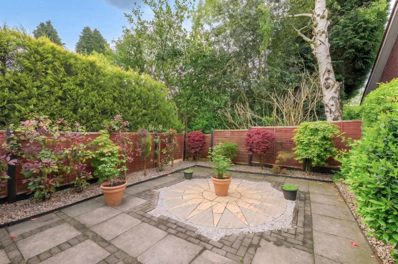 Rowthorn Close, Streetly, photo 37