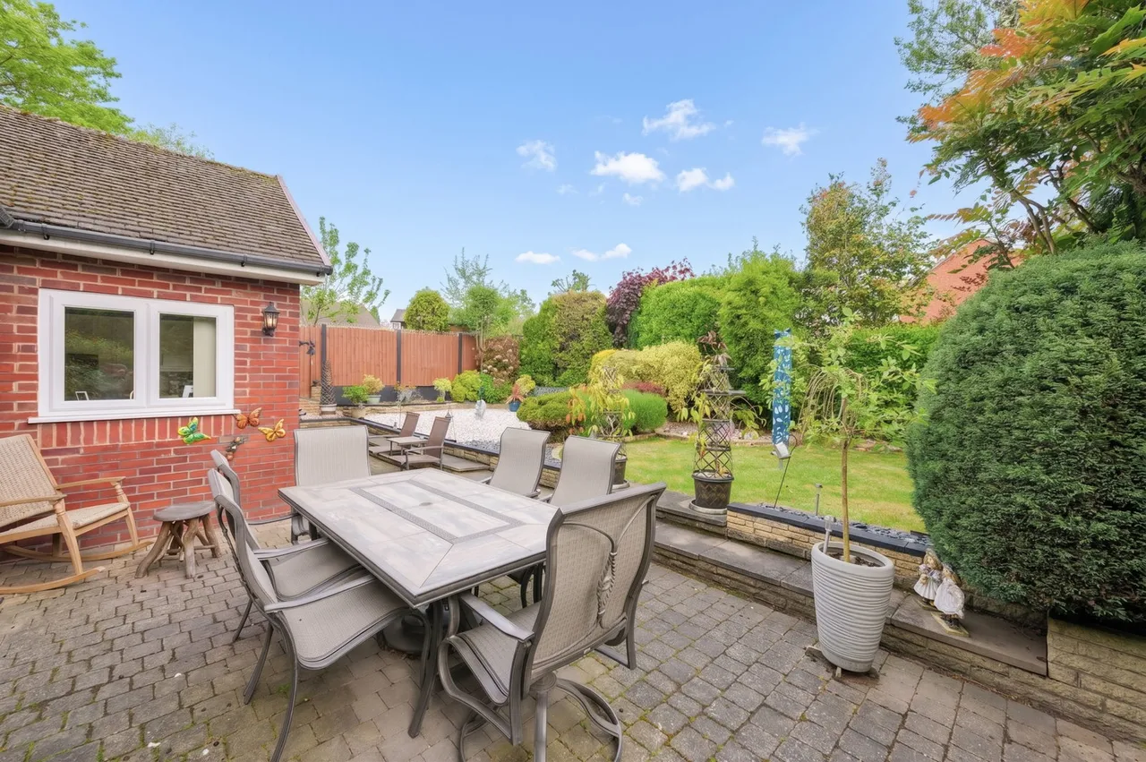 Rowthorn Close, Streetly, photo 33
