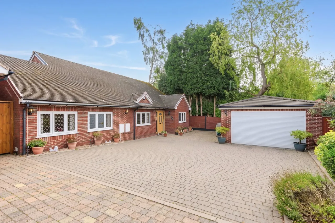 Rowthorn Close, Streetly, photo 38