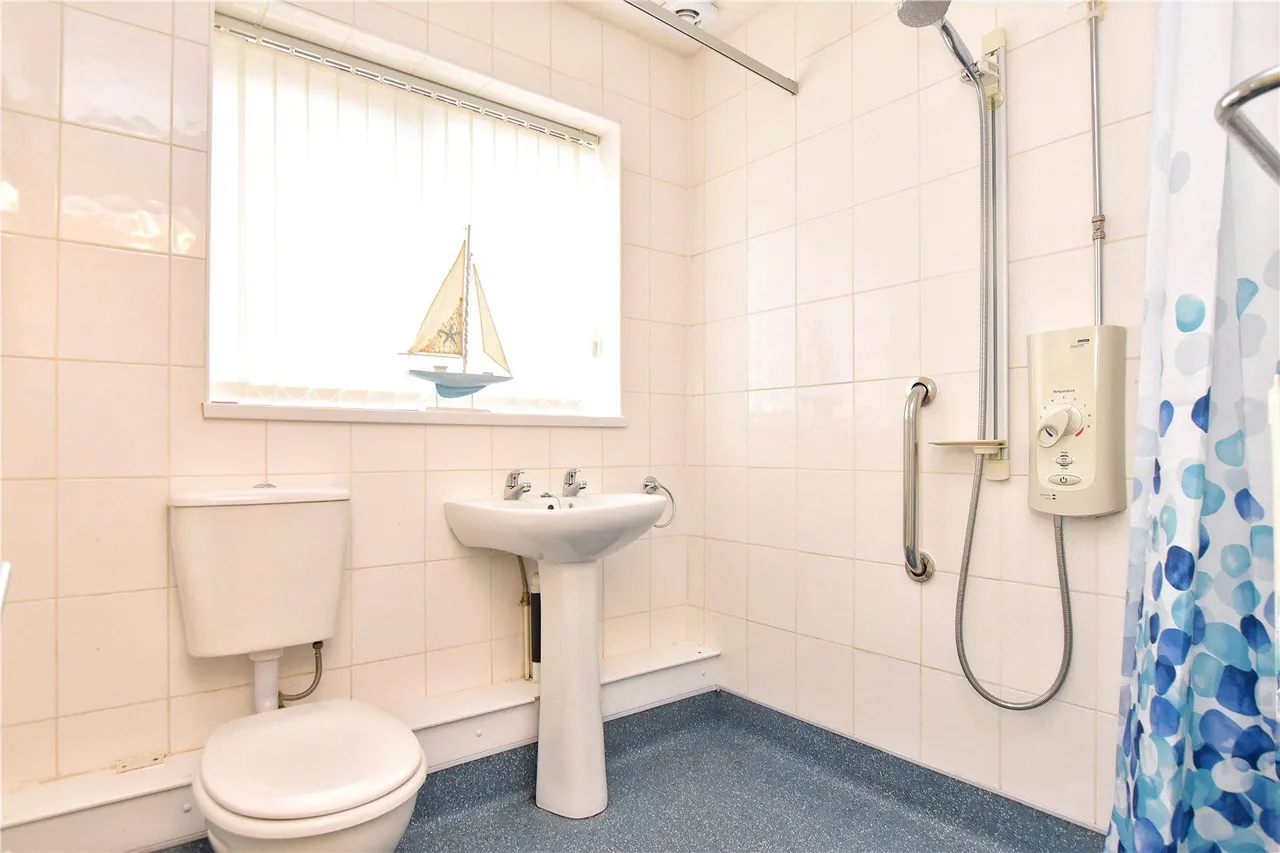 Kathan Close, Newbold, OL16, photo 6