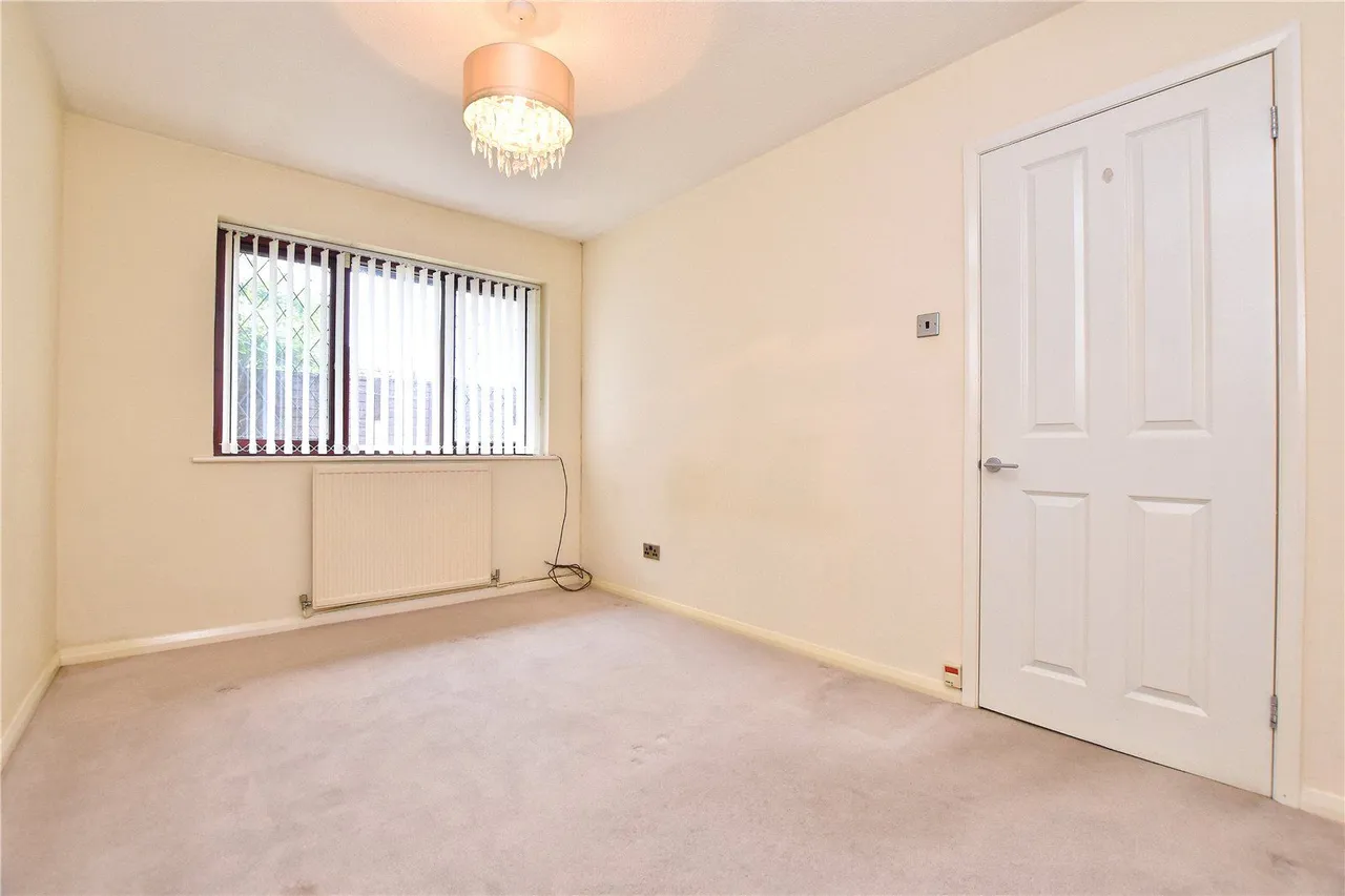 Kathan Close, Newbold, OL16, photo 7