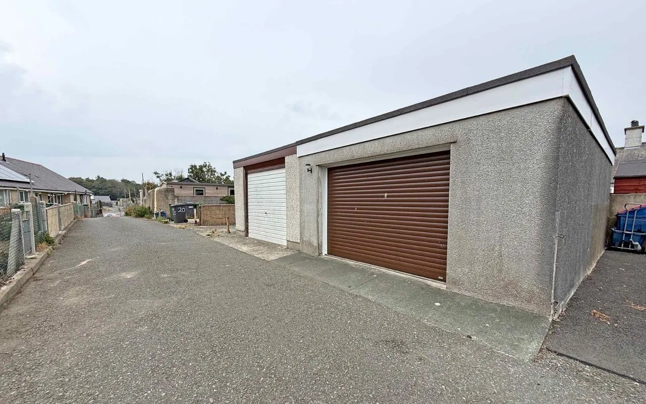 Bethesda Street, Amlwch, photo 6