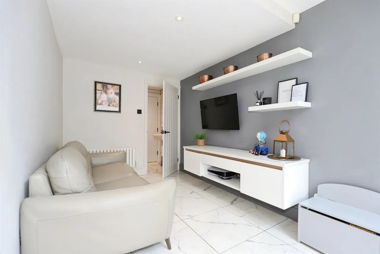 Portsdown Road, Halesowen, photo 10