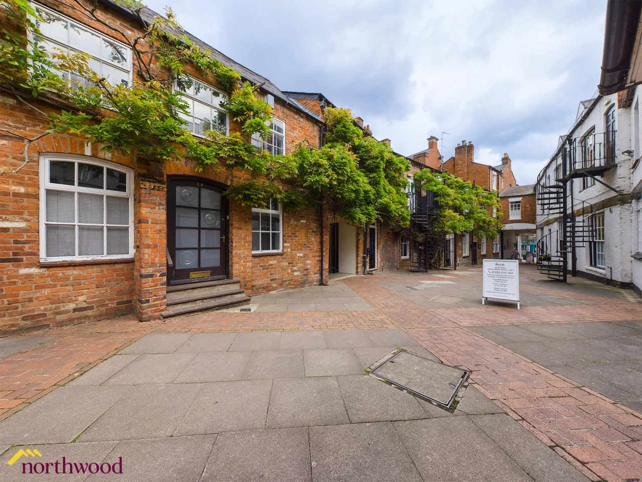 2 bed flat to rent, White Lion Walk, Banbury Town Centre, OX16