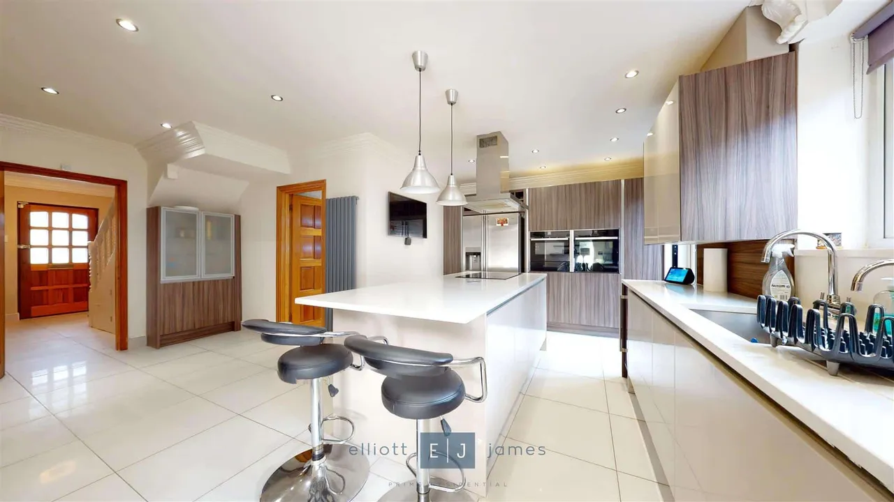 Lechmere Avenue, Chigwell, IG7, photo 9