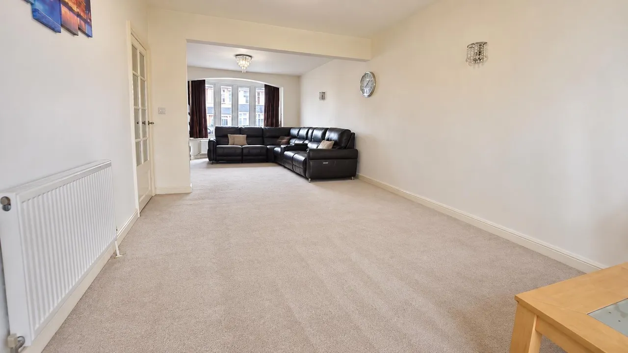 Ashburton Avenue, Seven Kings, IG3, photo 5