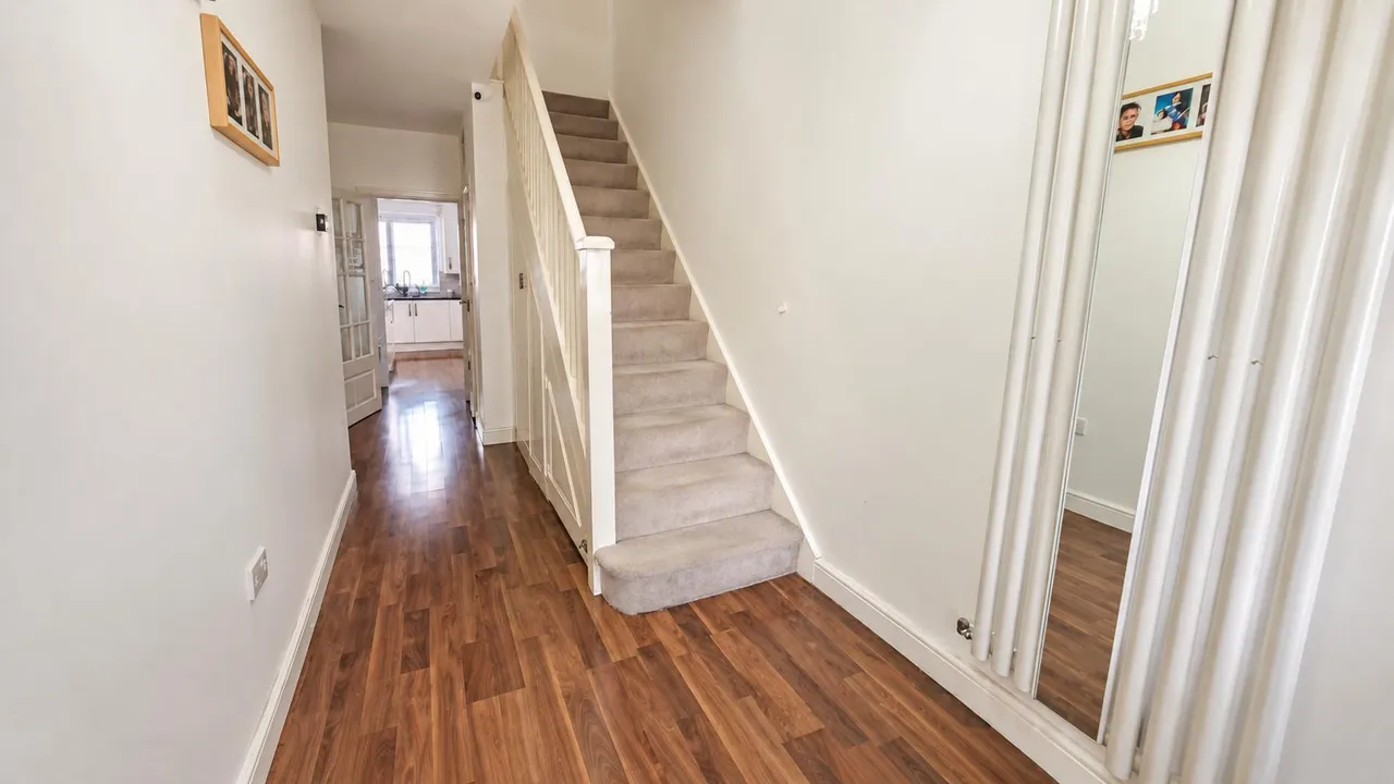 Ashburton Avenue, Seven Kings, IG3, photo 12