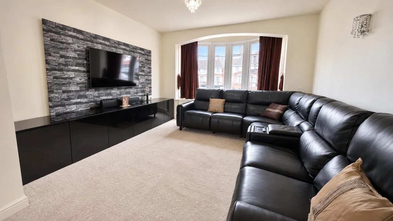 Ashburton Avenue, Seven Kings, IG3, photo 2