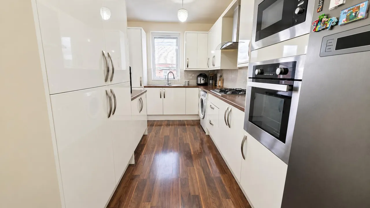 Ashburton Avenue, Seven Kings, IG3, photo 9